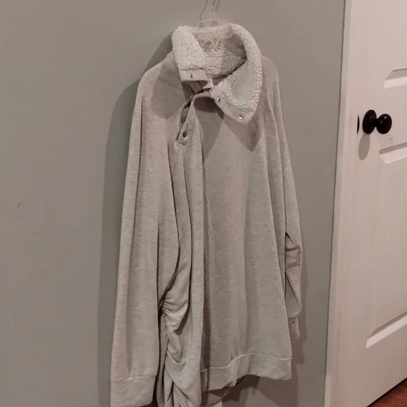 Maternity Sweatshirt Pullover - Picture 3 of 7